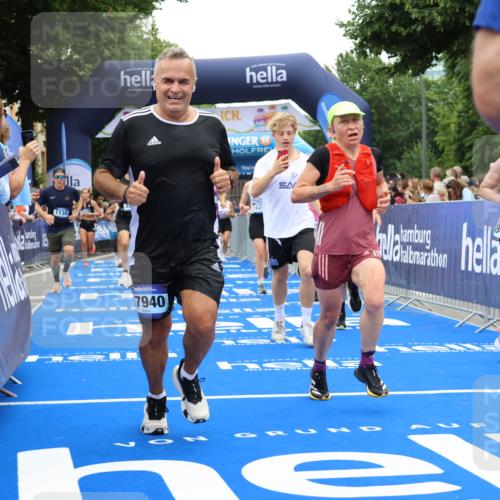 29.06.2025 - hella hamburg halbmarathon Strokosch-Dieckow http://msf.ph/oto/8517559 29.06.2025 10:55:23 Ziel 1130, 2252, 2771, 4189, 4951, 5287, 5319, 5643, 6591, 6723, 6938, 8487, 10263, 11184, 12526, 12584, 13234, 13236, 13470, 14036, 16213, 16334, 16609, 16985, 17603, 17940, 18290, 18380, 18531 meine-sportfotos.de
