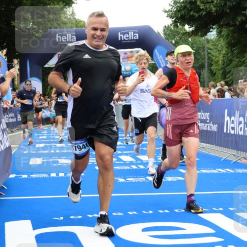 29.06.2025 - hella hamburg halbmarathon Strokosch-Dieckow http://msf.ph/oto/8517571 29.06.2025 10:55:23 Ziel 1130, 2252, 2771, 4189, 4951, 5287, 5319, 5643, 6591, 6723, 6938, 8487, 10263, 11184, 12526, 12584, 13234, 13236, 13470, 14036, 16213, 16334, 16609, 16985, 17603, 17940, 18290, 18380, 18531 meine-sportfotos.de