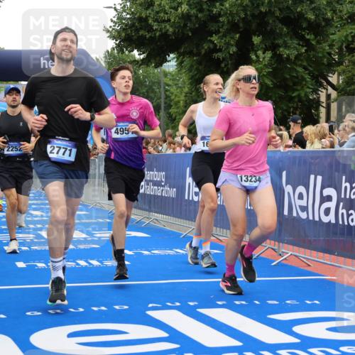 29.06.2025 - hella hamburg halbmarathon Strokosch-Dieckow http://msf.ph/oto/8517609 29.06.2025 10:55:25 Ziel 1130, 2252, 2771, 4189, 4951, 5287, 5319, 5643, 6591, 6938, 8487, 11184, 11554, 12526, 12544, 12584, 13234, 13236, 13267, 13470, 14036, 14592, 16213, 16334, 16609, 16985, 17603, 17940, 18290, 18380, 18531 meine-sportfotos.de