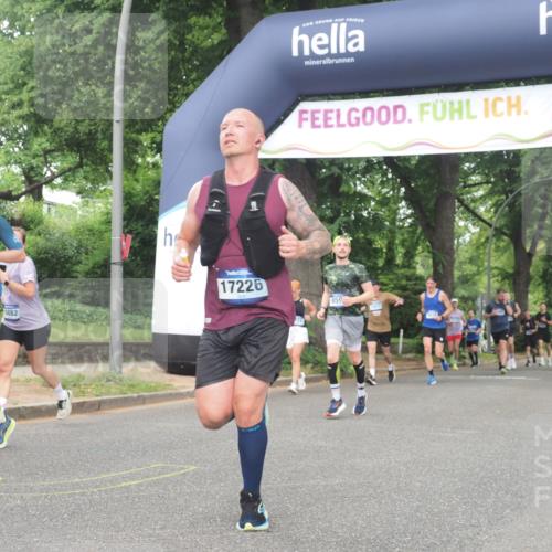 29.06.2025 - hella hamburg halbmarathon KatJ http://msf.ph/oto/8517626 29.06.2025 10:48:10 Zwischen KM18-KM19 1264, 7049, 8590, 8721 meine-sportfotos.de