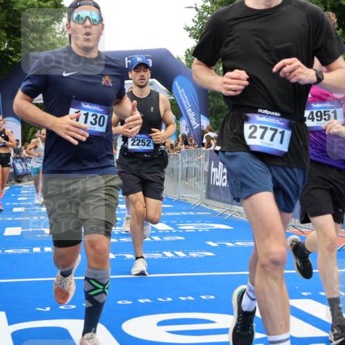 29.06.2025 - hella hamburg halbmarathon Strokosch-Dieckow http://msf.ph/oto/8517640 29.06.2025 10:55:26 Ziel 1130, 2252, 2771, 4189, 4951, 5287, 5319, 6591, 6938, 8487, 8573, 11554, 12526, 12544, 12584, 13234, 13236, 13267, 14036, 14592, 16213, 16334, 16609, 16985, 17603, 17940, 18290 meine-sportfotos.de