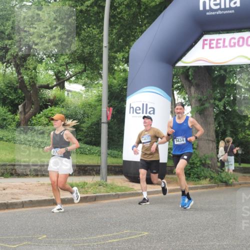 29.06.2025 - hella hamburg halbmarathon KatJ http://msf.ph/oto/8517663 29.06.2025 10:48:12 Zwischen KM18-KM19 1264, 8590, 8721 meine-sportfotos.de