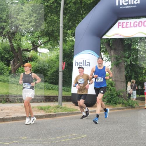 29.06.2025 - hella hamburg halbmarathon KatJ http://msf.ph/oto/8517670 29.06.2025 10:48:12 Zwischen KM18-KM19 1264, 8590, 8721 meine-sportfotos.de