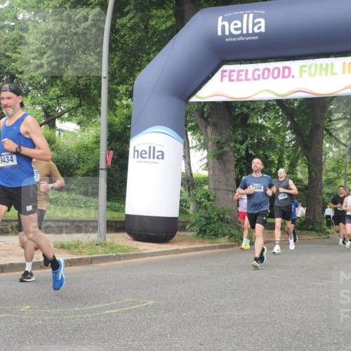 29.06.2025 - hella hamburg halbmarathon KatJ http://msf.ph/oto/8517707 29.06.2025 10:48:13 Zwischen KM18-KM19 1264, 8590, 8721 meine-sportfotos.de