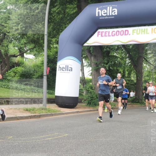 29.06.2025 - hella hamburg halbmarathon KatJ http://msf.ph/oto/8517724 29.06.2025 10:48:14 Zwischen KM18-KM19 1264, 2911, 7306, 8590, 8721 meine-sportfotos.de