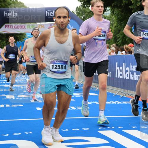 29.06.2025 - hella hamburg halbmarathon Strokosch-Dieckow http://msf.ph/oto/8517747 29.06.2025 10:55:30 Ziel 1130, 2252, 2771, 2982, 3037, 4951, 5319, 6591, 6938, 8573, 11554, 11568, 12196, 12515, 12544, 12584, 13234, 13267, 14036, 14592, 16110, 16213, 16334, 16609, 17603, 17615, 17940 meine-sportfotos.de