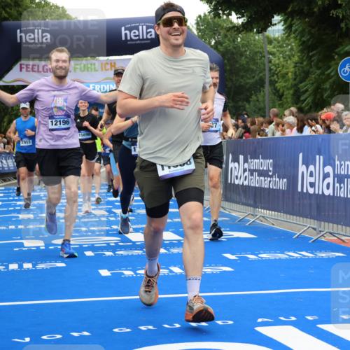 29.06.2025 - hella hamburg halbmarathon Strokosch-Dieckow http://msf.ph/oto/8517837 29.06.2025 10:55:34 Ziel 1120, 1143, 1834, 2955, 2982, 3037, 4897, 5319, 6591, 8255, 8573, 8618, 10212, 11039, 11554, 11568, 12196, 12515, 12544, 12584, 13267, 14036, 14592, 14909, 15896, 16110, 16334, 16609, 17615, 18064 meine-sportfotos.de