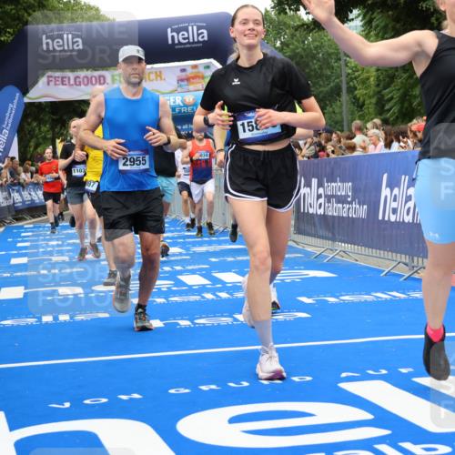 29.06.2025 - hella hamburg halbmarathon Strokosch-Dieckow http://msf.ph/oto/8517945 29.06.2025 10:55:37 Ziel 1120, 1143, 1834, 2955, 2982, 3037, 4897, 5021, 6924, 8255, 8573, 8618, 10212, 11039, 11554, 11568, 12196, 12483, 12515, 12544, 12584, 13267, 14036, 14365, 14592, 14909, 15896, 16110, 17615, 18064, 18190 meine-sportfotos.de