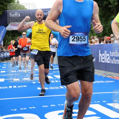 29.06.2025 - hella hamburg halbmarathon Strokosch-Dieckow http://msf.ph/oto/8517953 29.06.2025 10:55:39 Ziel 1120, 1143, 1834, 2955, 2982, 3037, 4897, 5021, 6569, 6924, 7221, 8255, 8573, 8618, 10212, 11039, 11554, 11568, 12196, 12483, 12515, 12544, 12858, 14365, 14909, 15896, 16110, 17615, 18064, 18190 meine-sportfotos.de
