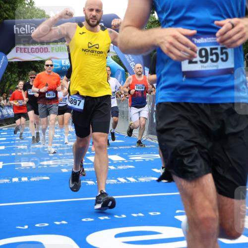 29.06.2025 - hella hamburg halbmarathon Strokosch-Dieckow http://msf.ph/oto/8517980 29.06.2025 10:55:39 Ziel 1120, 1143, 1834, 2955, 2982, 3037, 4897, 5021, 6569, 6924, 7221, 8255, 8573, 8618, 10212, 11039, 11554, 11568, 12196, 12483, 12515, 12544, 12858, 14365, 14909, 15896, 16110, 17615, 18064, 18190 meine-sportfotos.de