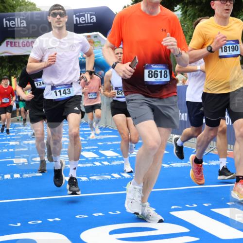 29.06.2025 - hella hamburg halbmarathon Strokosch-Dieckow http://msf.ph/oto/8518083 29.06.2025 10:55:41 Ziel 1120, 1143, 1834, 2955, 2982, 3037, 4897, 5021, 6569, 6924, 7221, 8255, 8618, 10212, 11039, 11568, 12196, 12483, 12515, 12858, 13474, 14365, 14909, 15896, 16110, 16401, 16434, 16786, 17615, 18064, 18125, 18190, 19047 meine-sportfotos.de