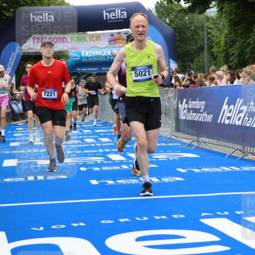29.06.2025 - hella hamburg halbmarathon Strokosch-Dieckow http://msf.ph/oto/8518108 29.06.2025 10:55:45 Ziel 1120, 1143, 1179, 1834, 2612, 2955, 3256, 3668, 4772, 4897, 5021, 6569, 6924, 7221, 7976, 8255, 8618, 10212, 11039, 12483, 12858, 13474, 14365, 14909, 15896, 16401, 16434, 16786, 18064, 18125, 18190, 18867, 19047 meine-sportfotos.de