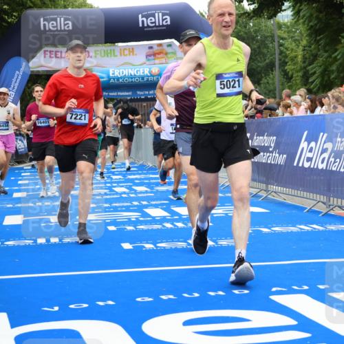 29.06.2025 - hella hamburg halbmarathon Strokosch-Dieckow http://msf.ph/oto/8518136 29.06.2025 10:55:45 Ziel 1120, 1143, 1179, 1834, 2612, 2955, 3256, 3668, 4772, 4897, 5021, 6569, 6924, 7221, 7976, 8255, 8618, 10212, 11039, 12483, 12858, 13474, 14365, 14909, 15896, 16401, 16434, 16786, 18064, 18125, 18190, 18867, 19047 meine-sportfotos.de