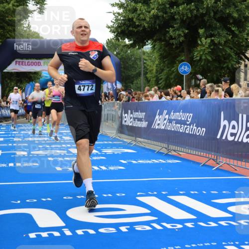 29.06.2025 - hella hamburg halbmarathon Strokosch-Dieckow http://msf.ph/oto/8518281 29.06.2025 10:55:52 Ziel 1179, 2612, 3256, 3668, 4772, 6569, 7147, 7221, 7976, 8968, 9246, 10084, 12858, 13474, 14867, 15184, 15868, 15884, 16176, 16401, 16434, 16786, 18125, 18867, 19047 meine-sportfotos.de