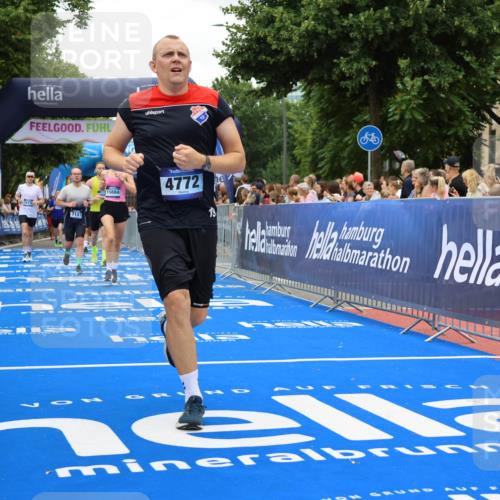 29.06.2025 - hella hamburg halbmarathon Strokosch-Dieckow http://msf.ph/oto/8518288 29.06.2025 10:55:52 Ziel 1179, 2612, 3256, 3668, 4772, 6569, 7147, 7221, 7976, 8968, 9246, 10084, 12858, 13474, 14867, 15184, 15868, 15884, 16176, 16401, 16434, 16786, 18125, 18867, 19047 meine-sportfotos.de