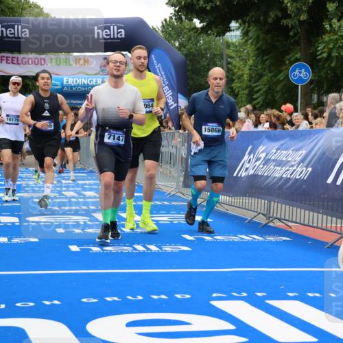 29.06.2025 - hella hamburg halbmarathon Strokosch-Dieckow http://msf.ph/oto/8518340 29.06.2025 10:55:55 Ziel 1179, 1180, 2612, 3042, 3256, 3668, 4772, 7147, 7976, 8968, 9246, 10084, 13474, 14867, 15184, 15868, 15884, 16176, 18125, 18867 meine-sportfotos.de