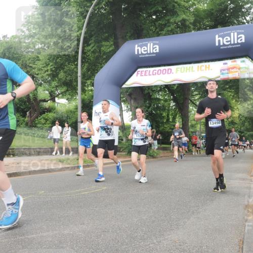 29.06.2025 - hella hamburg halbmarathon KatJ http://msf.ph/oto/8518416 29.06.2025 10:48:36 Zwischen KM18-KM19 1135, 1138, 2447, 5547, 6414, 6415, 8068, 8364 meine-sportfotos.de