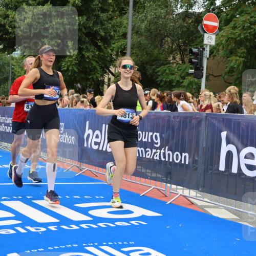 29.06.2025 - hella hamburg halbmarathon Strokosch-Dieckow http://msf.ph/oto/8518427 29.06.2025 10:56:08 Ziel 1180, 1193, 3042, 3058, 4594, 4813, 5465, 5492, 5570, 7594, 8330, 8639, 9903, 9907, 10789, 12348, 12545, 14363, 15484, 16113, 16634, 17468, 17640, 17642, 18212, 19152 meine-sportfotos.de