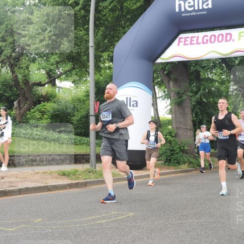 29.06.2025 - hella hamburg halbmarathon KatJ http://msf.ph/oto/8518479 29.06.2025 10:48:39 Zwischen KM18-KM19 1135, 1138, 1188, 1568, 5547, 6414, 8364 meine-sportfotos.de