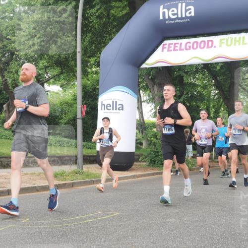 29.06.2025 - hella hamburg halbmarathon KatJ http://msf.ph/oto/8518516 29.06.2025 10:48:40 Zwischen KM18-KM19 1135, 1138, 1188, 1568, 5547 meine-sportfotos.de