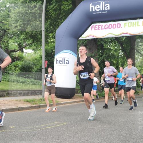 29.06.2025 - hella hamburg halbmarathon KatJ http://msf.ph/oto/8518528 29.06.2025 10:48:40 Zwischen KM18-KM19 1135, 1138, 1188, 1568, 5547 meine-sportfotos.de
