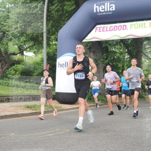 29.06.2025 - hella hamburg halbmarathon KatJ http://msf.ph/oto/8518533 29.06.2025 10:48:40 Zwischen KM18-KM19 1135, 1138, 1188, 1568, 5547 meine-sportfotos.de