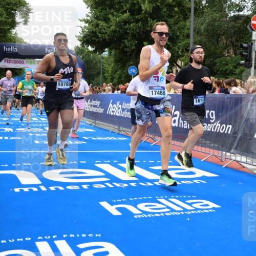 29.06.2025 - hella hamburg halbmarathon Strokosch-Dieckow http://msf.ph/oto/8518576 29.06.2025 10:56:14 Ziel 1193, 4029, 4594, 4813, 5465, 5492, 5672, 7547, 8330, 8639, 9903, 9907, 10789, 11231, 11309, 12348, 14363, 15300, 15484, 16113, 16375, 16634, 17468, 18117, 18495, 18652, 18741, 19152 meine-sportfotos.de