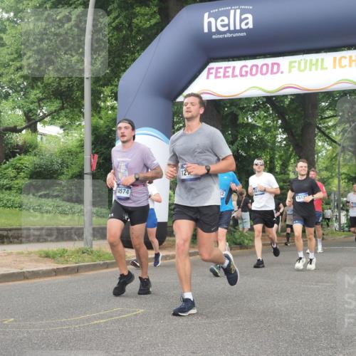 29.06.2025 - hella hamburg halbmarathon KatJ http://msf.ph/oto/8518587 29.06.2025 10:48:41 Zwischen KM18-KM19 1135, 1138, 1188, 1568, 2582, 5547 meine-sportfotos.de