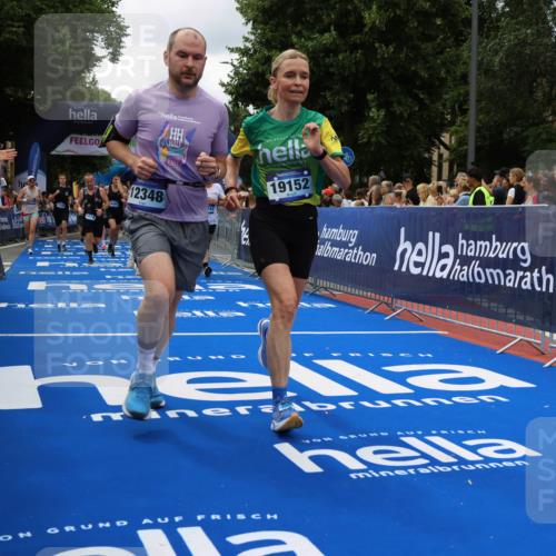 29.06.2025 - hella hamburg halbmarathon Strokosch-Dieckow http://msf.ph/oto/8518605 29.06.2025 10:56:16 Ziel 1193, 3048, 4029, 5465, 5672, 7547, 8639, 9622, 9903, 9907, 10789, 11231, 11309, 12348, 14363, 15300, 15484, 16113, 16375, 16634, 17468, 18117, 18495, 18652, 18741, 19152 meine-sportfotos.de