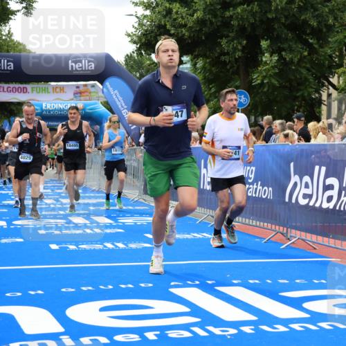 29.06.2025 - hella hamburg halbmarathon Strokosch-Dieckow http://msf.ph/oto/8518628 29.06.2025 10:56:18 Ziel 1193, 3048, 4029, 5465, 5672, 7547, 7742, 8863, 9622, 9903, 10665, 10789, 11231, 11309, 12348, 14363, 15300, 15484, 15818, 16113, 16375, 16634, 17468, 18117, 18495, 18652, 18741, 19152 meine-sportfotos.de
