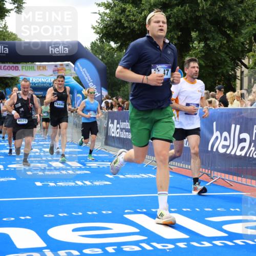 29.06.2025 - hella hamburg halbmarathon Strokosch-Dieckow http://msf.ph/oto/8518643 29.06.2025 10:56:18 Ziel 1193, 3048, 4029, 5465, 5672, 7547, 7742, 8863, 9622, 9903, 10665, 10789, 11231, 11309, 12348, 14363, 15300, 15484, 15818, 16113, 16375, 16634, 17468, 18117, 18495, 18652, 18741, 19152 meine-sportfotos.de