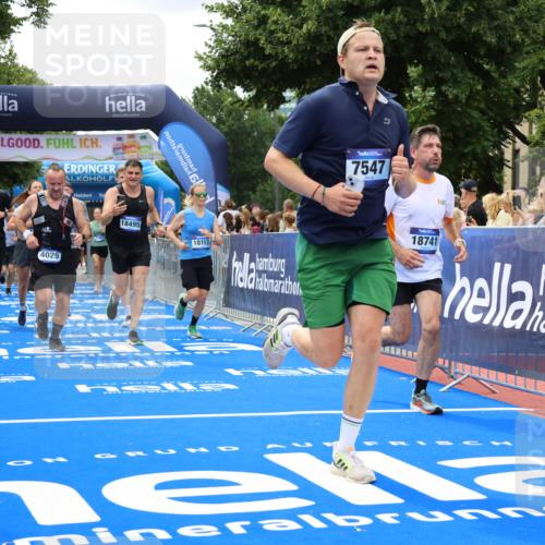 29.06.2025 - hella hamburg halbmarathon Strokosch-Dieckow http://msf.ph/oto/8518650 29.06.2025 10:56:18 Ziel 1193, 3048, 4029, 5465, 5672, 7547, 7742, 8863, 9622, 9903, 10665, 10789, 11231, 11309, 12348, 14363, 15300, 15484, 15818, 16113, 16375, 16634, 17468, 18117, 18495, 18652, 18741, 19152 meine-sportfotos.de