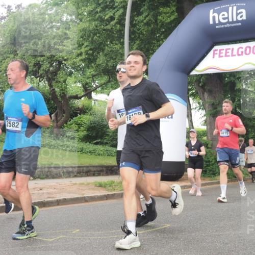 29.06.2025 - hella hamburg halbmarathon KatJ http://msf.ph/oto/8518663 29.06.2025 10:48:43 Zwischen KM18-KM19 1188, 1568, 1726, 1823, 2582, 5299, 5305, 5547, 7658, 8730 meine-sportfotos.de