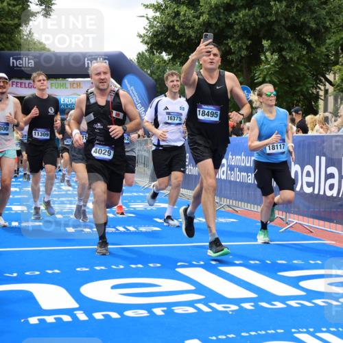 29.06.2025 - hella hamburg halbmarathon Strokosch-Dieckow http://msf.ph/oto/8518692 29.06.2025 10:56:20 Ziel 1193, 3048, 4029, 5465, 5672, 7547, 7742, 8863, 9622, 9903, 10665, 10789, 11231, 11309, 12348, 15300, 15818, 16375, 17468, 17734, 18117, 18495, 18652, 18741, 19152 meine-sportfotos.de
