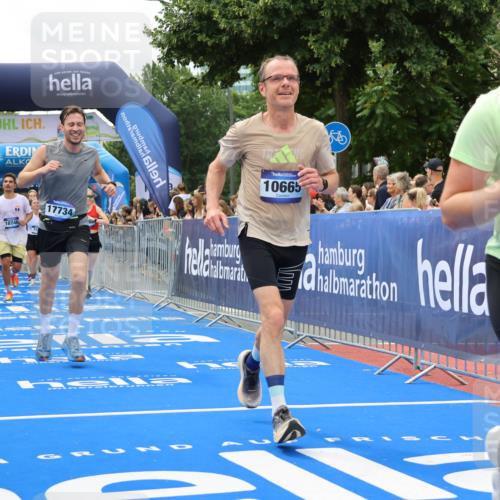 29.06.2025 - hella hamburg halbmarathon Strokosch-Dieckow http://msf.ph/oto/8518815 29.06.2025 10:56:26 Ziel 1583, 3048, 3413, 4029, 5672, 5744, 6399, 7742, 8542, 8652, 8863, 9562, 9622, 10093, 10665, 11231, 11309, 15300, 15407, 15818, 16257, 16261, 16375, 17268, 17734, 18117, 18495, 18652, 18746, 18835 meine-sportfotos.de