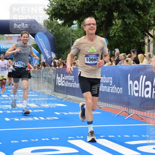 29.06.2025 - hella hamburg halbmarathon Strokosch-Dieckow http://msf.ph/oto/8518825 29.06.2025 10:56:26 Ziel 1583, 3048, 3413, 4029, 5672, 5744, 6399, 7742, 8542, 8652, 8863, 9562, 9622, 10093, 10665, 11231, 11309, 15300, 15407, 15818, 16257, 16261, 16375, 17268, 17734, 18117, 18495, 18652, 18746, 18835 meine-sportfotos.de