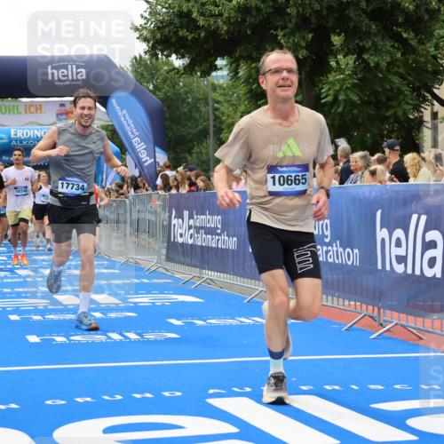 29.06.2025 - hella hamburg halbmarathon Strokosch-Dieckow http://msf.ph/oto/8518836 29.06.2025 10:56:26 Ziel 1583, 3048, 3413, 4029, 5672, 5744, 6399, 7742, 8542, 8652, 8863, 9562, 9622, 10093, 10665, 11231, 11309, 15300, 15407, 15818, 16257, 16261, 16375, 17268, 17734, 18117, 18495, 18652, 18746, 18835 meine-sportfotos.de