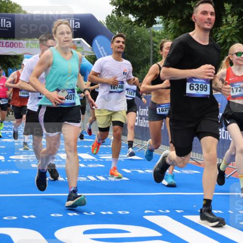 29.06.2025 - hella hamburg halbmarathon Strokosch-Dieckow http://msf.ph/oto/8518888 29.06.2025 10:56:29 Ziel 1583, 2083, 3048, 3413, 5721, 5744, 6399, 7037, 7742, 8311, 8542, 8652, 8863, 9562, 9622, 10093, 10665, 12509, 13863, 15145, 15407, 15818, 16257, 16261, 17268, 17734, 18746, 18835, 19120 meine-sportfotos.de