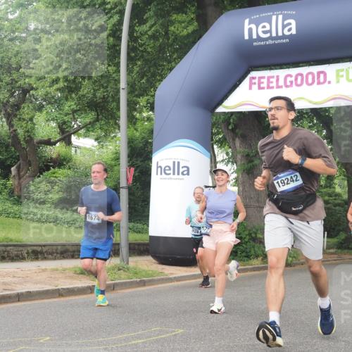 29.06.2025 - hella hamburg halbmarathon KatJ http://msf.ph/oto/8518924 29.06.2025 10:48:51 Zwischen KM18-KM19 1674, 1726, 1823, 5305, 6602, 7636, 7658, 8045, 8478 meine-sportfotos.de