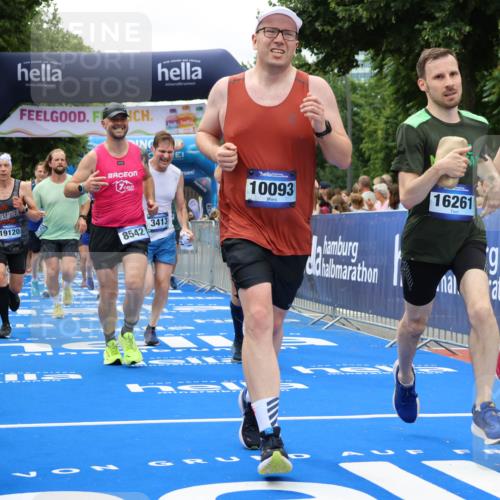 29.06.2025 - hella hamburg halbmarathon Strokosch-Dieckow http://msf.ph/oto/8518970 29.06.2025 10:56:32 Ziel 1583, 2083, 3413, 4152, 5721, 5744, 6399, 6416, 6759, 7037, 8311, 8542, 8652, 8744, 8863, 9562, 10093, 10665, 11083, 12509, 13863, 15145, 15407, 16257, 16261, 17259, 17268, 17734, 18340, 18746, 18835, 18899, 19120 meine-sportfotos.de