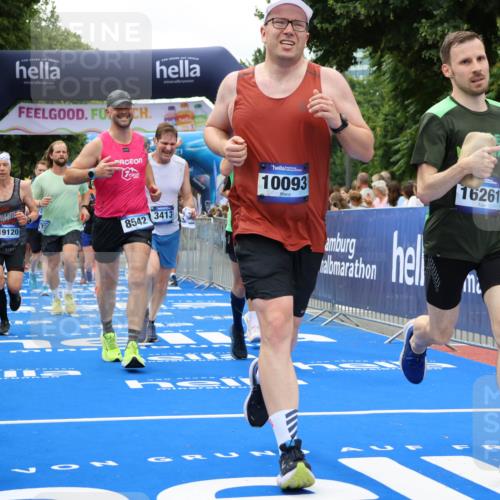 29.06.2025 - hella hamburg halbmarathon Strokosch-Dieckow http://msf.ph/oto/8518977 29.06.2025 10:56:32 Ziel 1583, 2083, 3413, 4152, 5721, 5744, 6399, 6416, 6759, 7037, 8311, 8542, 8652, 8744, 8863, 9562, 10093, 10665, 11083, 12509, 13863, 15145, 15407, 16257, 16261, 17259, 17268, 17734, 18340, 18746, 18835, 18899, 19120 meine-sportfotos.de