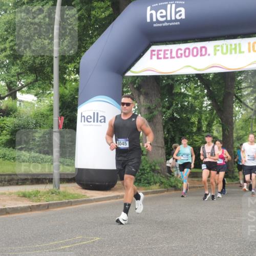 29.06.2025 - hella hamburg halbmarathon KatJ http://msf.ph/oto/8518980 29.06.2025 10:48:53 Zwischen KM18-KM19 1674, 6602, 6752, 7636, 8045, 8478 meine-sportfotos.de