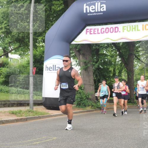 29.06.2025 - hella hamburg halbmarathon KatJ http://msf.ph/oto/8518983 29.06.2025 10:48:54 Zwischen KM18-KM19 1674, 6752, 7636, 8045, 8478 meine-sportfotos.de