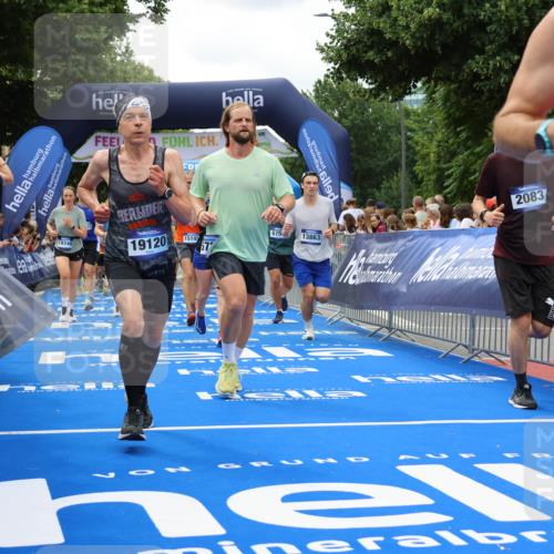 29.06.2025 - hella hamburg halbmarathon Strokosch-Dieckow http://msf.ph/oto/8519043 29.06.2025 10:56:34 Ziel 1583, 2083, 3413, 4152, 5721, 5744, 6399, 6416, 6759, 7037, 7646, 8311, 8542, 8652, 8744, 9488, 9562, 10093, 11083, 11870, 12509, 13863, 15145, 15407, 16257, 16261, 17259, 17268, 17734, 18340, 18746, 18835, 18899, 19120 meine-sportfotos.de
