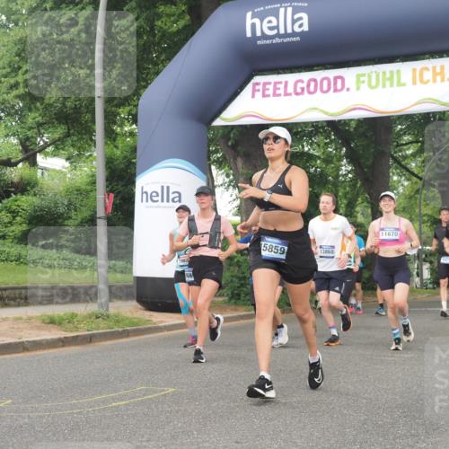 29.06.2025 - hella hamburg halbmarathon KatJ http://msf.ph/oto/8519070 29.06.2025 10:48:55 Zwischen KM18-KM19 1674, 4095, 6752, 8045, 8478 meine-sportfotos.de