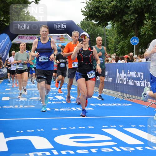 29.06.2025 - hella hamburg halbmarathon Strokosch-Dieckow http://msf.ph/oto/8519071 29.06.2025 10:56:35 Ziel 1583, 2083, 3413, 4152, 5721, 5744, 6399, 6416, 6759, 7037, 7646, 8311, 8542, 8652, 8744, 9488, 9562, 10093, 11083, 11870, 12509, 13863, 15145, 15407, 15712, 16043, 16121, 16257, 16261, 17259, 17268, 18340, 18746, 18835, 18899, 19120 meine-sportfotos.de