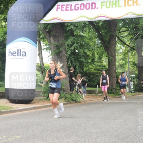 29.06.2025 - hella hamburg halbmarathon KatJ http://msf.ph/oto/8519081 29.06.2025 10:58:43 Zwischen KM18-KM19 3939, 6742, 7302, 7873, 8051 meine-sportfotos.de