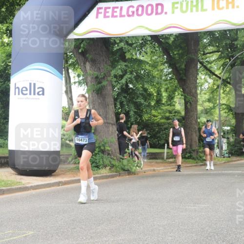 29.06.2025 - hella hamburg halbmarathon KatJ http://msf.ph/oto/8519087 29.06.2025 10:58:43 Zwischen KM18-KM19 3939, 6742, 7302, 7873, 8051 meine-sportfotos.de