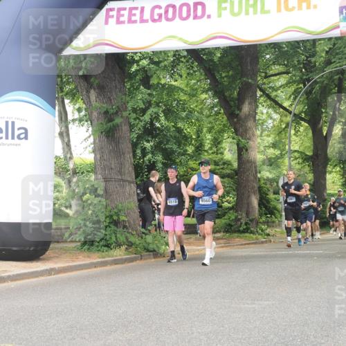 29.06.2025 - hella hamburg halbmarathon KatJ http://msf.ph/oto/8519103 29.06.2025 10:58:46 Zwischen KM18-KM19 3939, 6742 meine-sportfotos.de