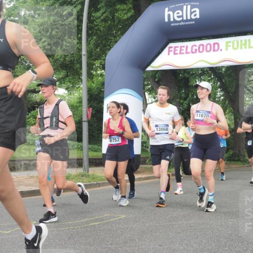 29.06.2025 - hella hamburg halbmarathon KatJ http://msf.ph/oto/8519121 29.06.2025 10:48:56 Zwischen KM18-KM19 1674, 4095, 6674, 6752, 8045, 8478 meine-sportfotos.de
